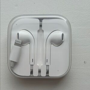 Apple White AirPods with Lightning Connector